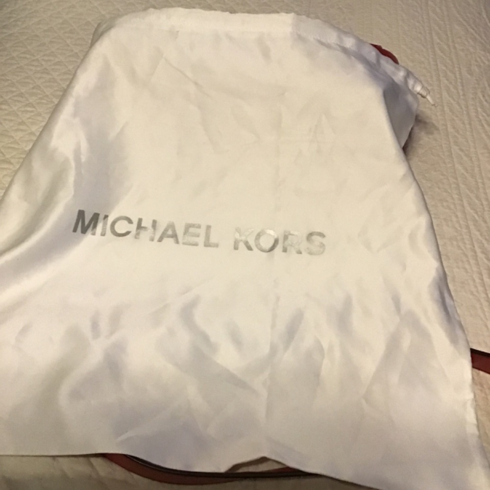 Small Michael Kors purse - Picture 6 of 8